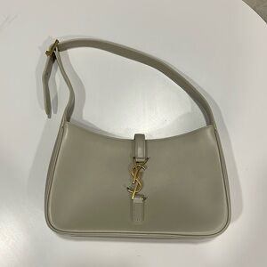 Saint Laurent Le 5 A 7 leather beige / cream